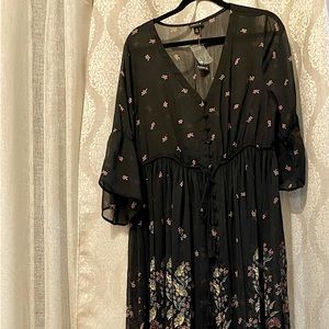 Torrid Plus 0L size 12 Chiffon Maxi Dress Bell 3/4 Sleeve Button black